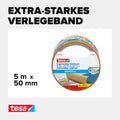 tesa Doppelseitiges Klebeband Universal - Vielseitiges Klebeband für Verpackungen, Deko und Teppiche oder zum Basteln - 5 m x 50 mm