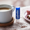 Labello Original Lippenpflegestift im 6er Pack (6 x 4,8 g), Lippenpflege für natürlich schöne Lippen, Lippenbalsam ohne Mineralöle schützt vor dem Austrocknen