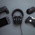 HyperX Cloud Alpha Gaming Headset, Over-Ear, 50 mm Dual-Chamber-Treiber, Memory Foam, Aluminiumrahmen, abnehmbares Noise-Cancelling Mikrofon, 3,5 mm Klinke, PC/PS5/PS4/Xbox/Switch, Schwarz-Rot